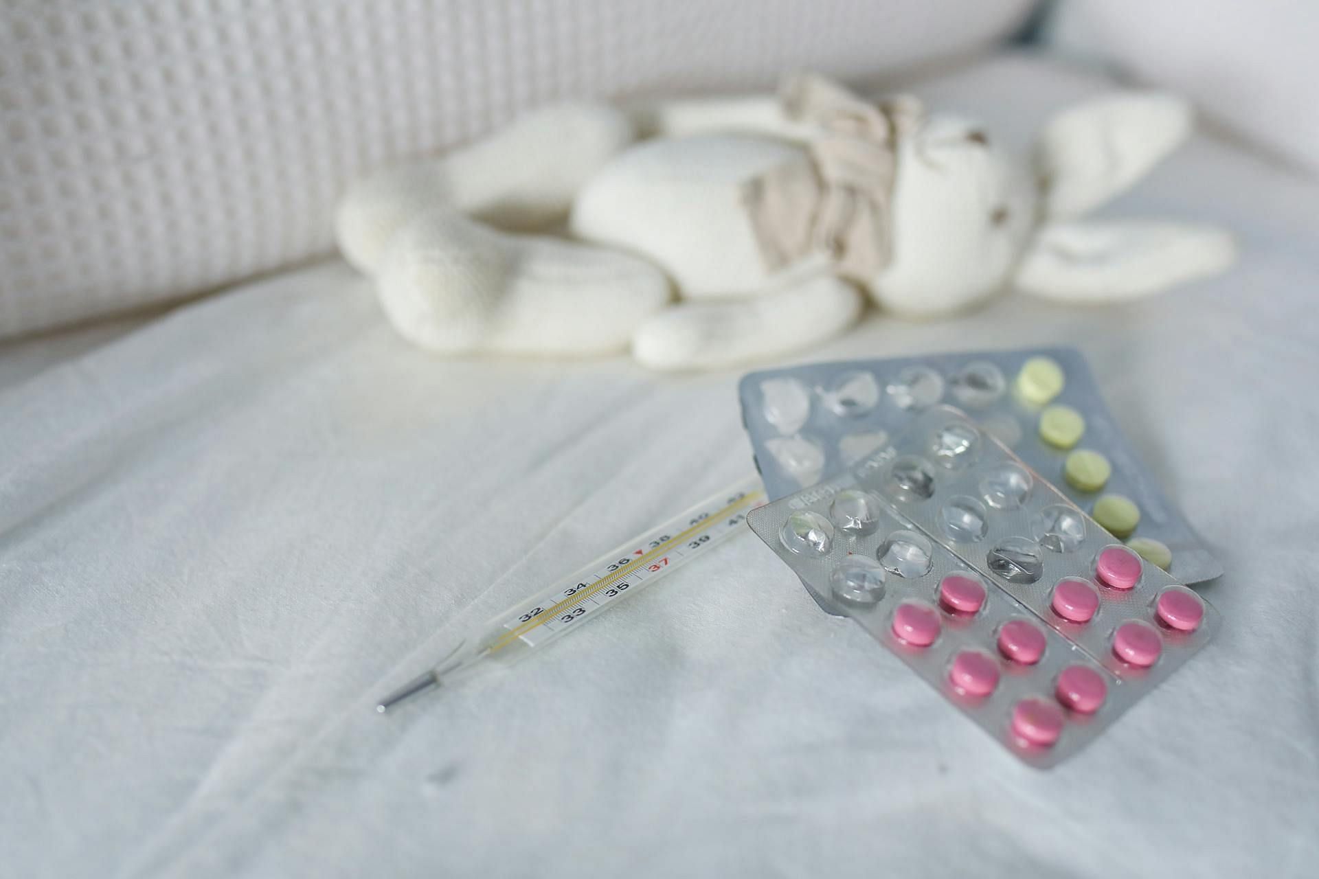 Treatment for pneumonia in kids can include antibiotics and home remedies. (Image via Pexels/Polina Tankilevitch)